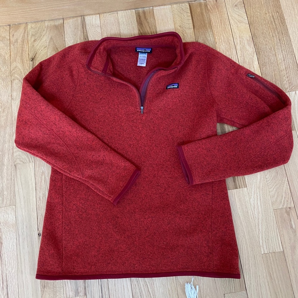 Red fleece Patagonia 1/4 zip